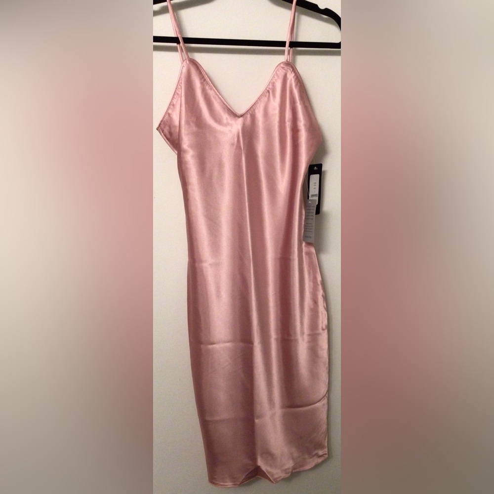 NWT Bebe v-neck spaghetti strap satin slip dress rose size small